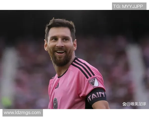 不同时代的足球巨星风采与影响力探讨